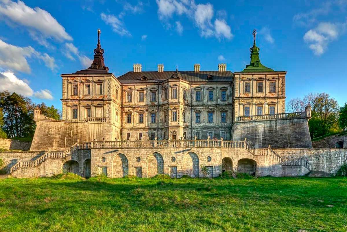 замки львівщини екскурсія