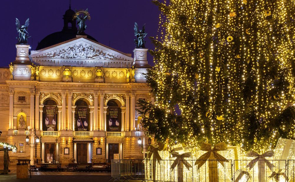 Znalezione obrazy dla zapytania: christmas market lviv"